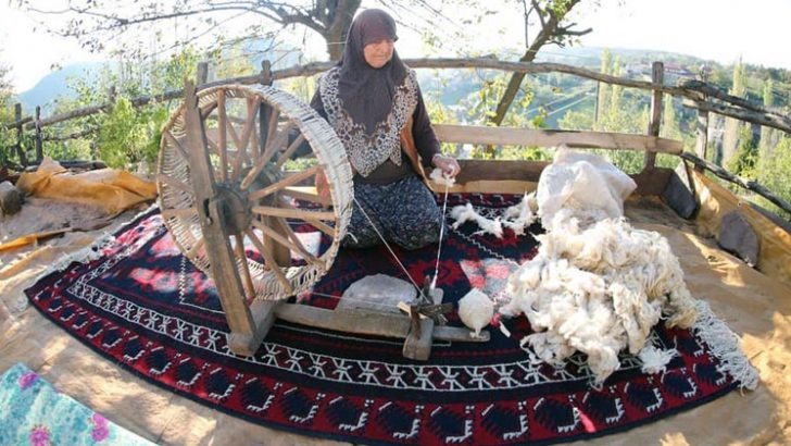 KÖK BOYA İLE GEÇMİŞTEN GELECEĞE