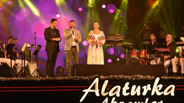 Alaturka Akşamlar Sındırgı’daydı