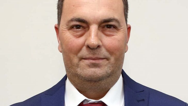 Kaya partisinden istifa etti