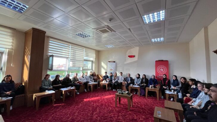Genç Kalemler toplandı