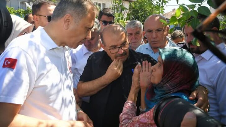 Vali Ustaoğlu Deprem Bölgesinde