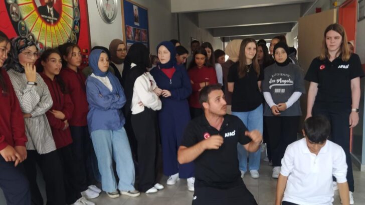 Okullarda Deprem Bilgilendirme Eğitimi
