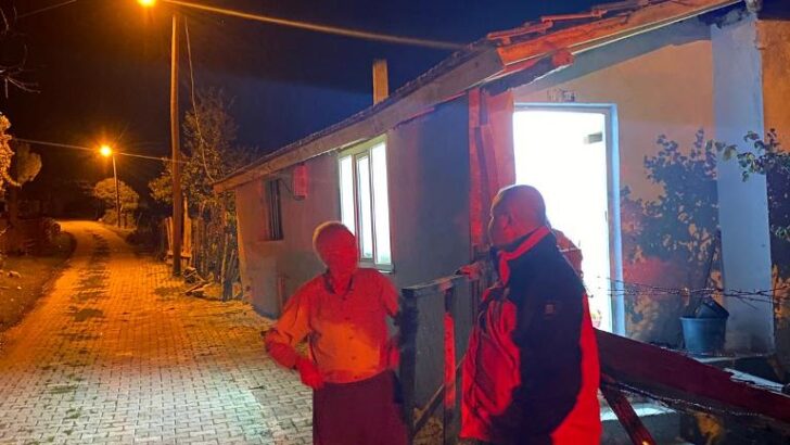 DEPREM KENDİNİ UNUTTURMUYOR