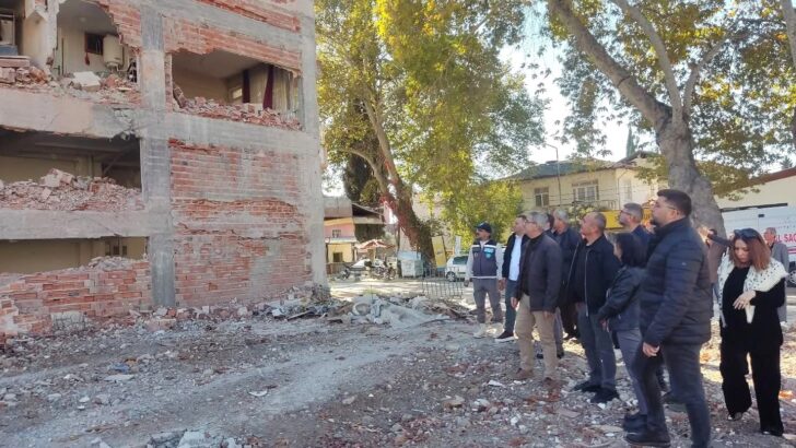 “SINDIRGI ÖLÜYOR AFET BÖLGESİ İLAN EDİLMELİ”