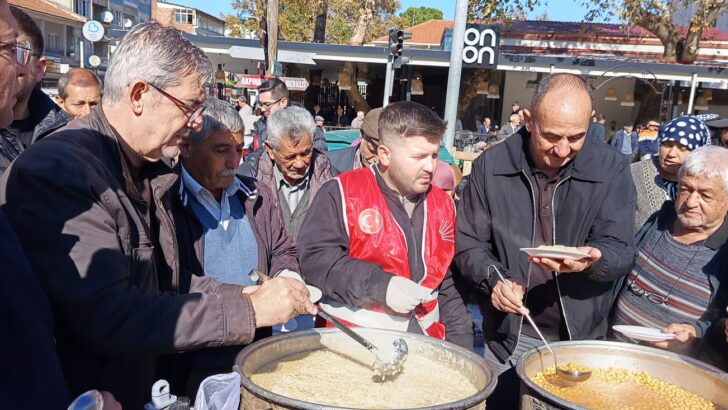 CHP’den Sındırgı’da Keşkek Hayrı