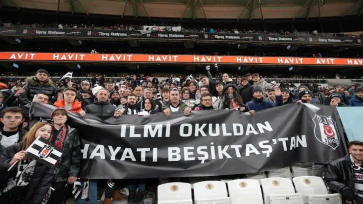 Sındırgılı Kartallar Tribündeydi
