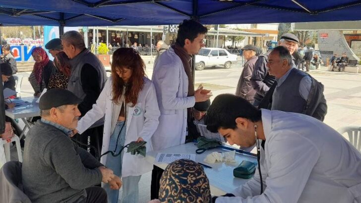 Cumhuriyet Meydanında Sağlık Taraması