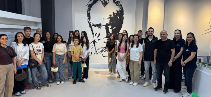 Çevre Günü Etkinlikleri “Sihirli Elma” Sahnelendi