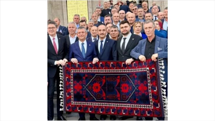 CHP İlçe Örgütü Özel’in Yanında